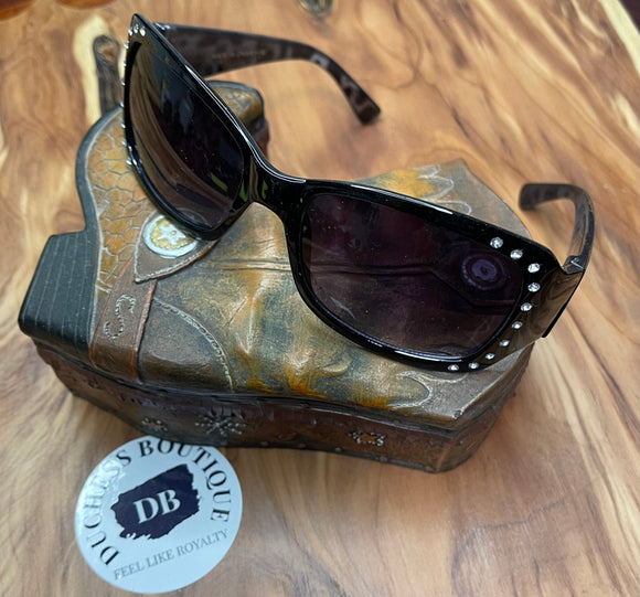 Oval Frame Studded Sunglasses