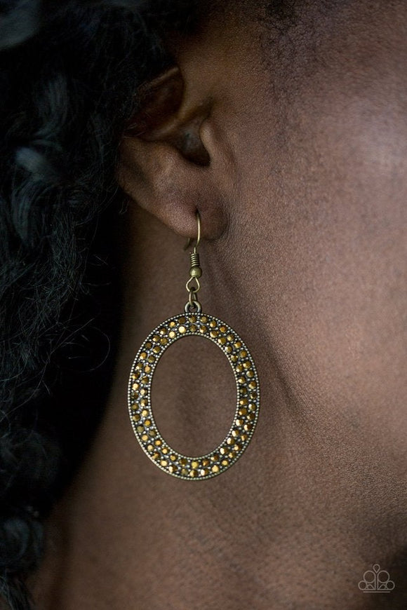 Go Down In Glitter - Brass Earrings – Paparazzi Accessories
