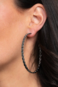 Infinite Twist - Black Earrings – Paparazzi Accessories